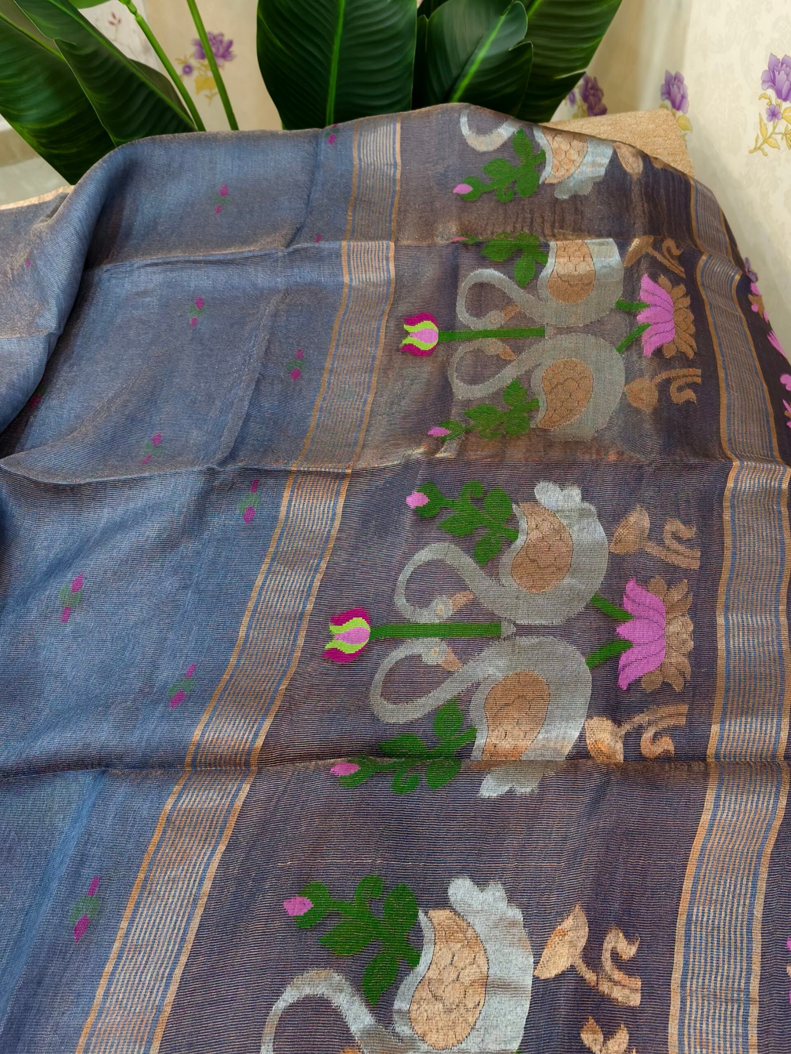 Handloom Linen Silk Tissue Jamdhani -Swan design - Image 4