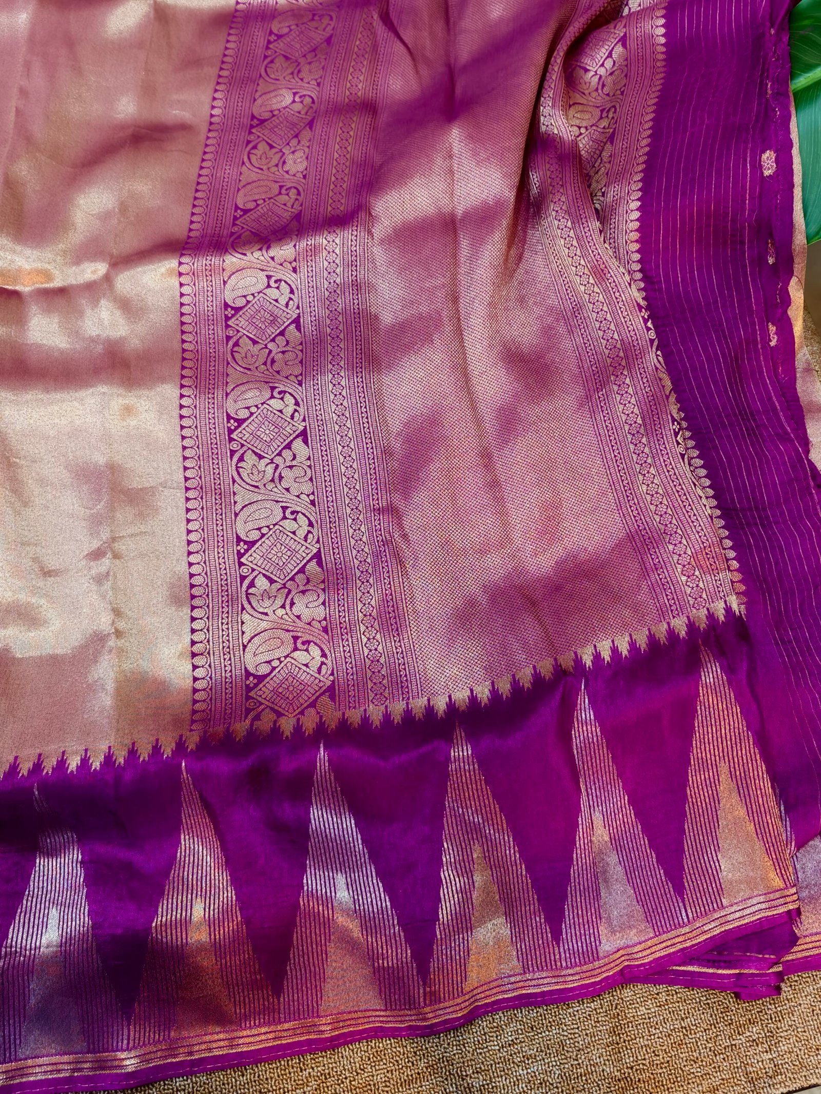 Banarasi temple border tissue saree - Image 2