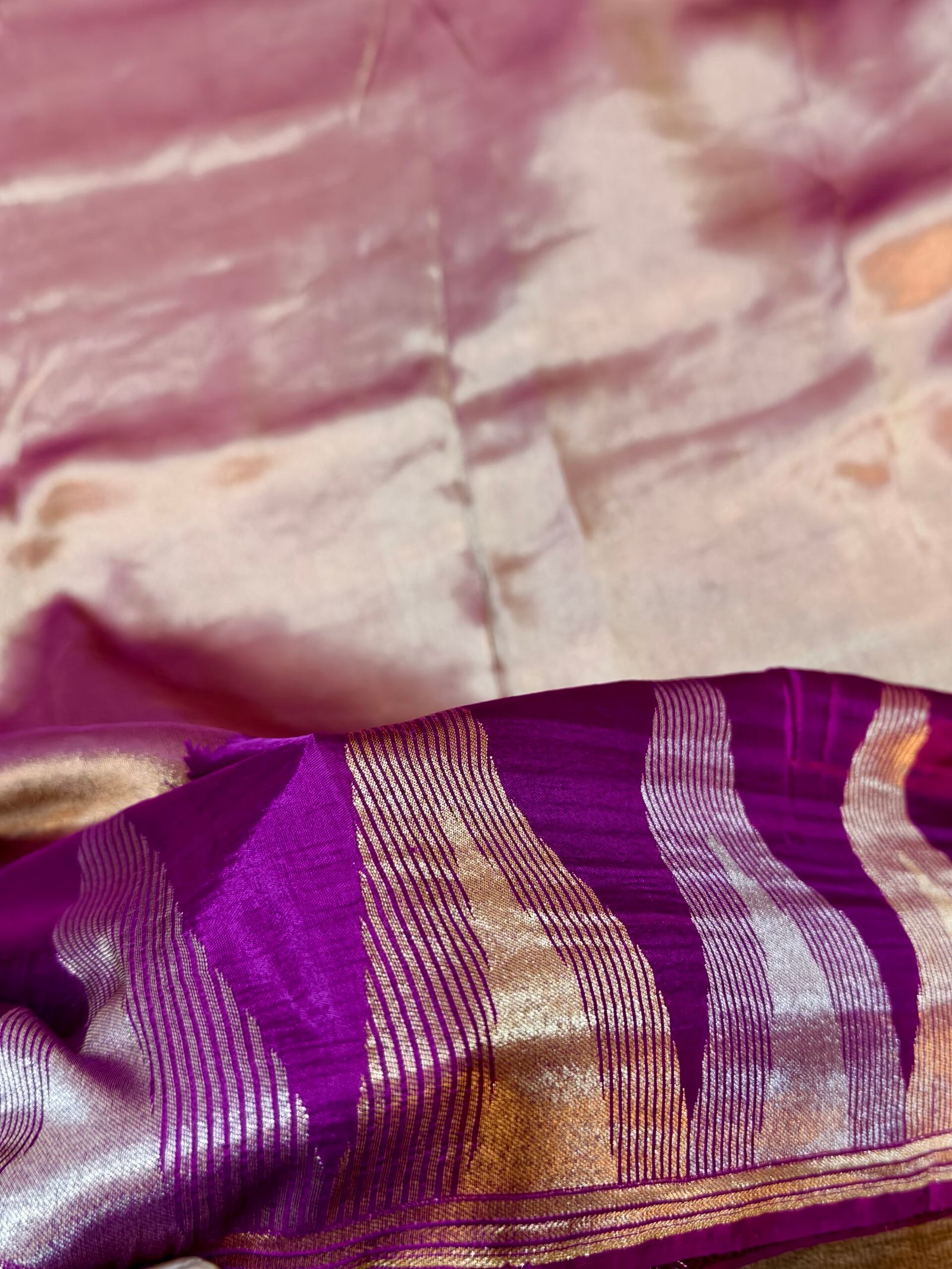 Banarasi temple border tissue saree - Image 4