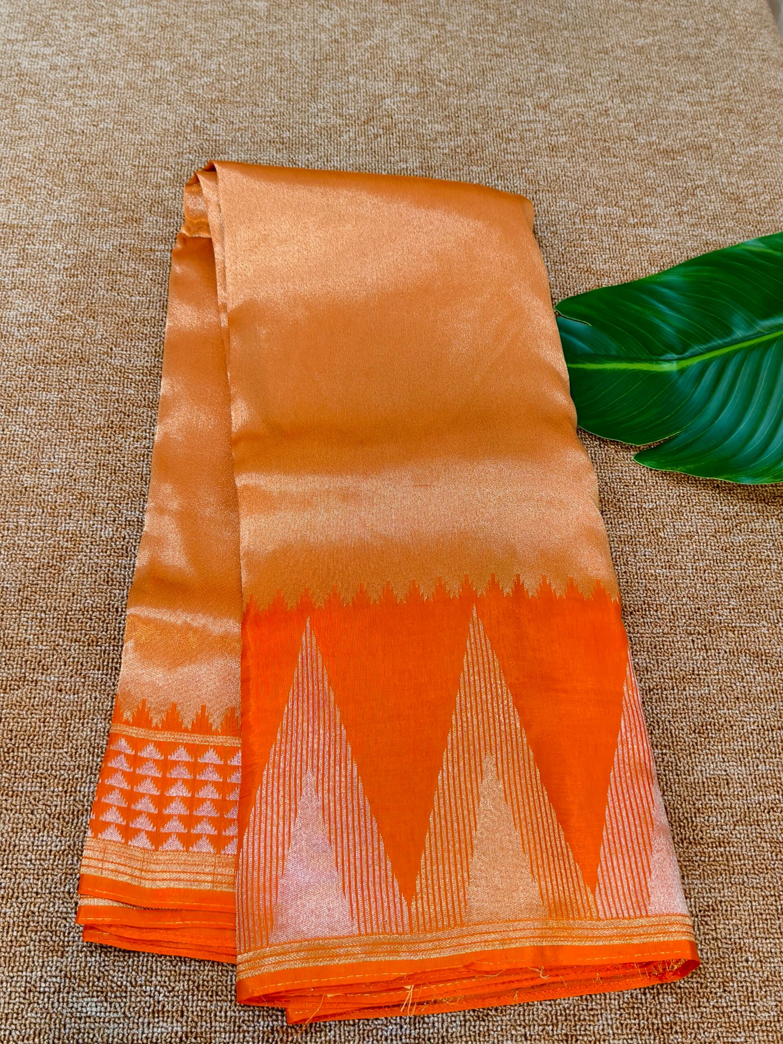 Banarasi temple border tissue saree - Image 2
