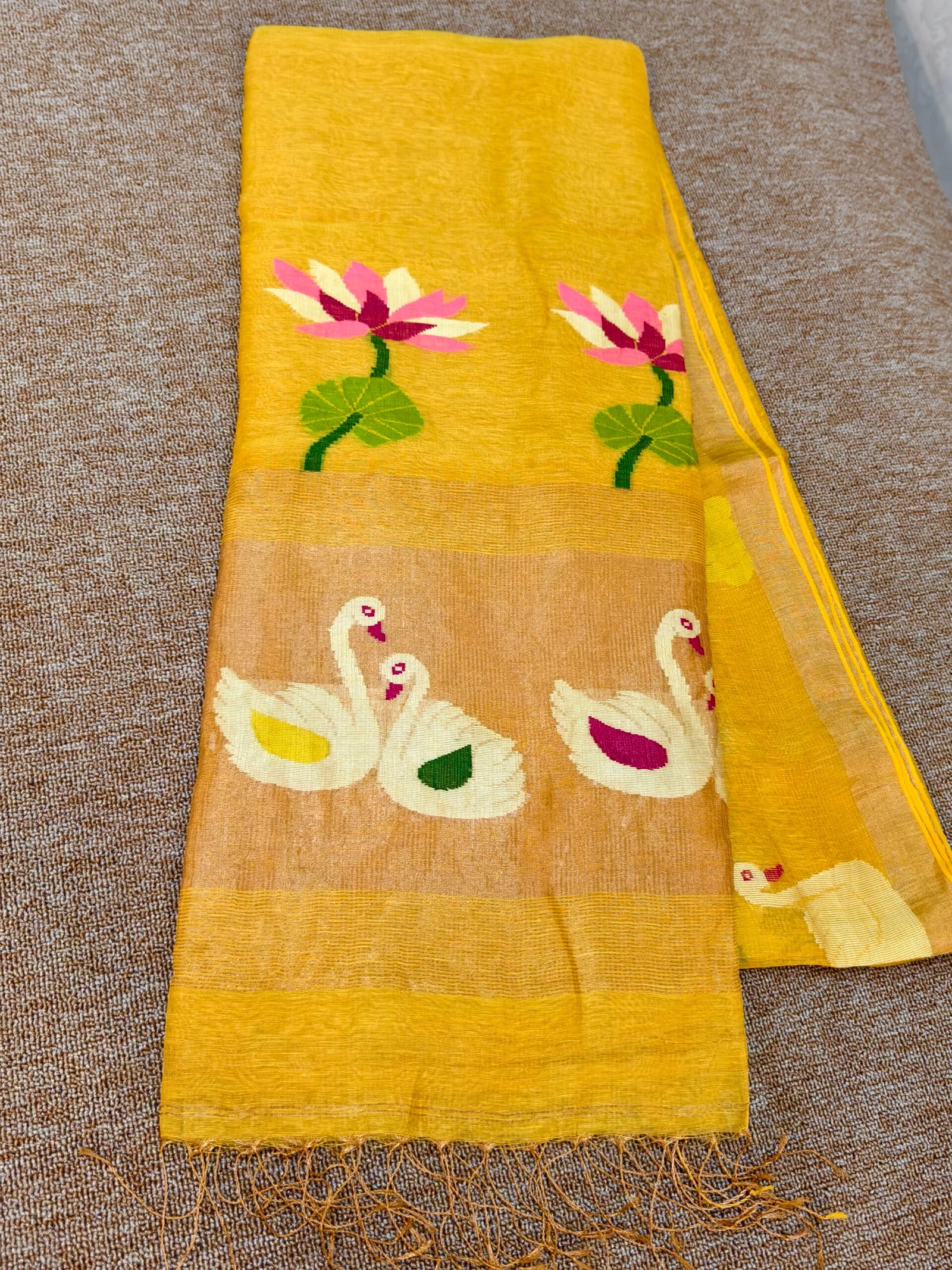 Handloom linen jamdhani saree